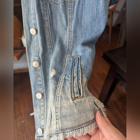 Jessica Simpson distressed jean jacket vest size L - Picture 5 of 6